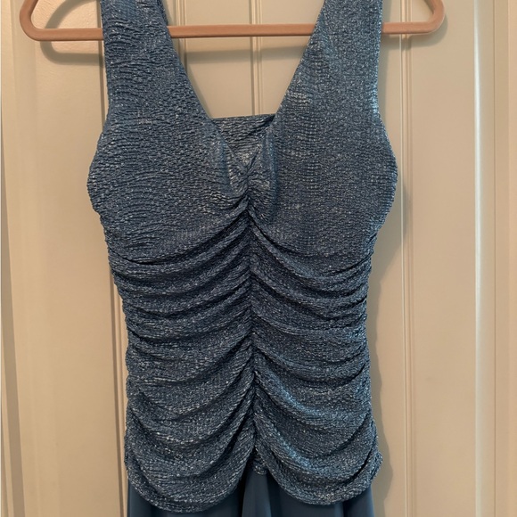 R & M Richard’s ruched sleeveless evening gown. Size 8 - Picture 5 of 9